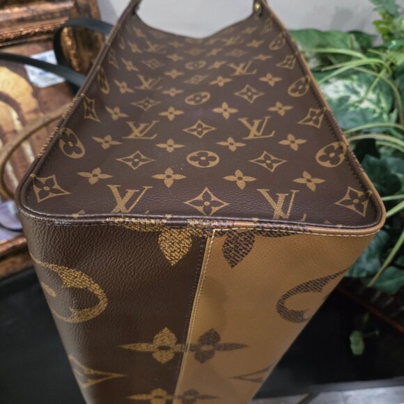 Pristine Authentic LV on the Go Reverse Mono Giant GM Tote - Picture 7 of 10